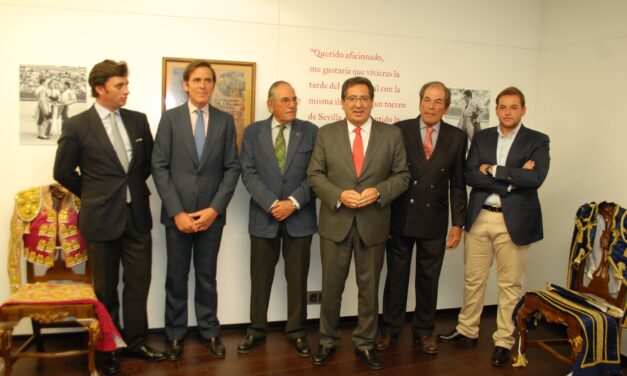 Abierta la exposición Miura y Sevilla