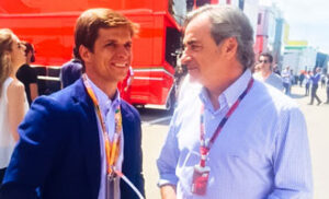 El Juli, con Carlos Sainz en Montmeló.