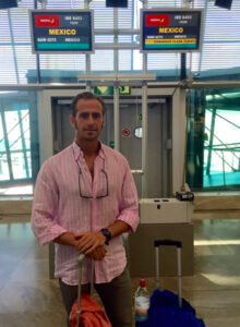 Julio Parejo, momentos antes de embarcar rumbo al DF.