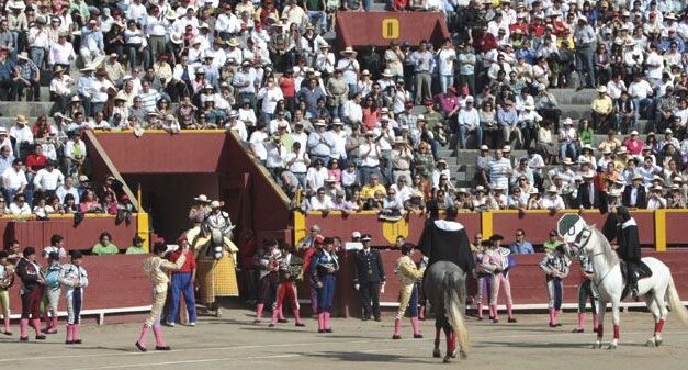Lima cierra una gran Feria del Señor de los Milagros