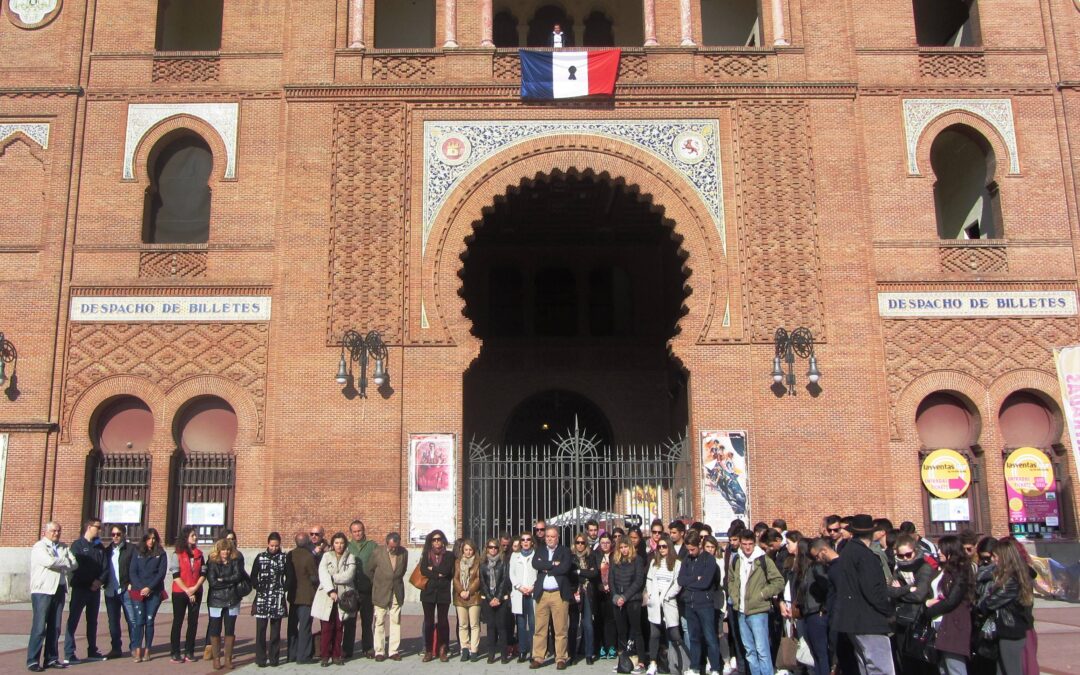 Los trabajadores de Las Ventas, con las víctimas de París