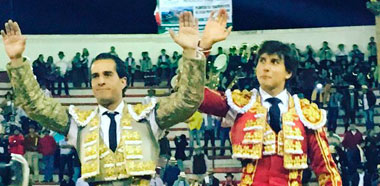 Fandiño y Roca Rey, a hombros