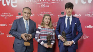 Ricardo Gallardo, Noelia Jiménez -jefa de prensa de Castella- y López Simón.