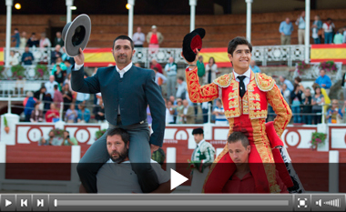 Pleno de Luis David Adame, a hombros un año más en Gijón