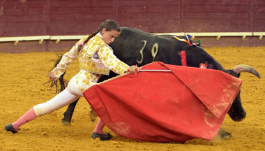 Paula Santos se lleva la noche en Campo Pequeno