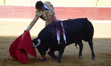 El Fandi y Roca Rey, dos orejas cada uno en Huesca