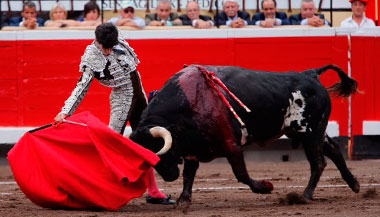 López Simón: “No tengo ninguna responsabilidad de cómo quedan los carteles”