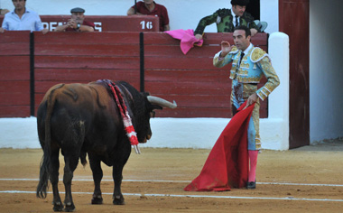 Ponce indulta a "Latigado", de Sancho Dávila, en Villanueva del Arzobispo