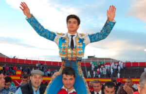 Colombo cortó tres orejas en Cadalso.