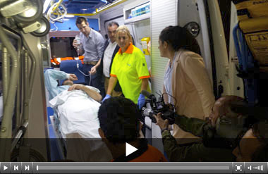 David Mora, cornada interna de 10-12 cm. en el muslo izquierdo y contusión en región lumbar