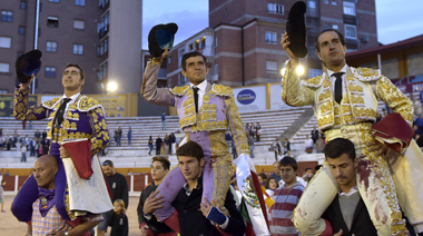 Un Fandiño en plenitud, a hombros junto a El Fandi y Adame en Guadalajara