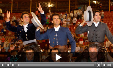 Murcia: tres caballeros a hombros en el cierre de feria