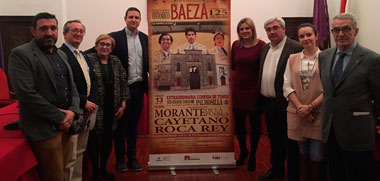 Baeza cierra un gran cartel para el 125 aniversario de su plaza