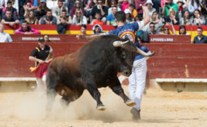 Cristian Blanco quebrando durante el concurso de recortes.