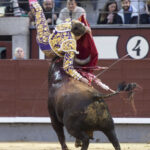 Espectacular voltereta a Román en Madrid