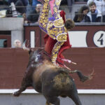 Espectacular voltereta a Román en Madrid