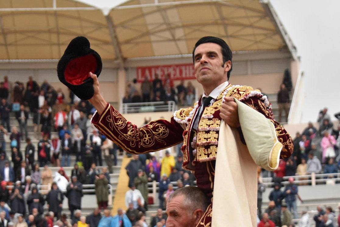 Emilio de Justo, puerta grande en Vic-Fezensac