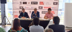 Un momento de la presentación de los carteles.