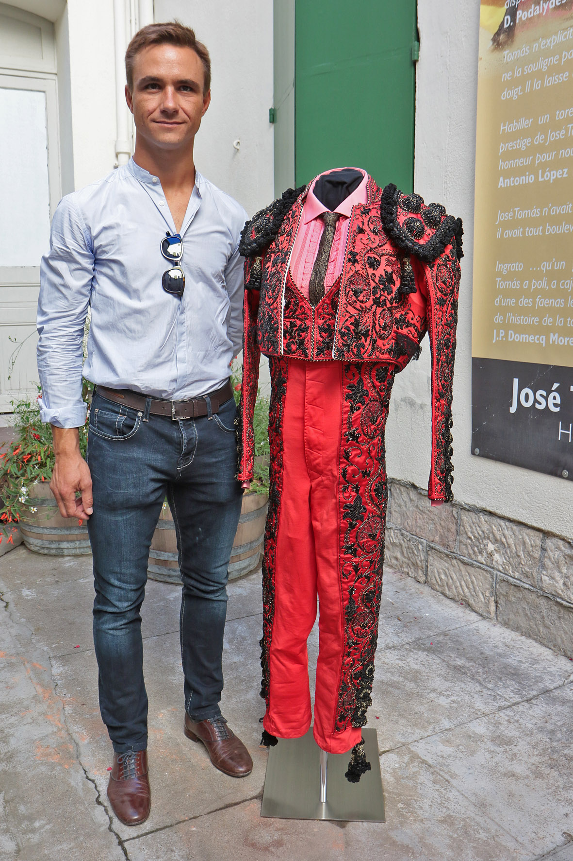 Juan Bautista cede al Museo de Nimes el vestido de su tarde en solitario en el coliseo