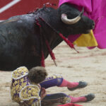 Tremenda voltereta de Román en Pamplona
