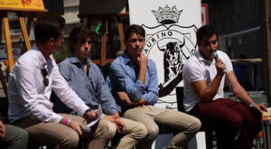 Instante de la presentación del Zapato de Oro al público