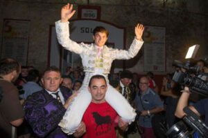 Jorge Rico a hombros en Calasparra