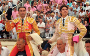 Ponce y Castella a hombros en un festejo de Beziers