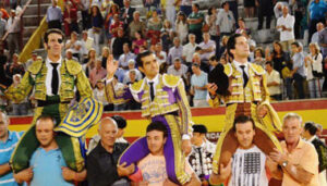 Padilla, Adame y Del Álamo a hombros en Villacarrillo