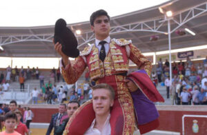 A hombros Colombo en VIllaseca de la Sagra.