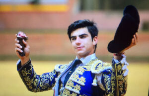 Colombo paseando la oreja del cuarto en Arnedo.