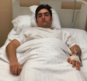 Adrián Henche, tras los estudios radiológicos realizados este domingo