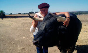 Ángela siempre se desvivió con pasión por el toro.