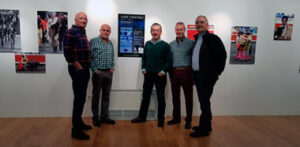 Miembros del Club Taurino Mazzantini con los fotógrafos Iñaki Arteta y Manu de Alba