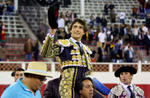 Roca Rey cortó tres orejas en la Santa María de Querétaro