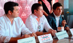 Instante de la presentación de los carteles en Mérida (México)