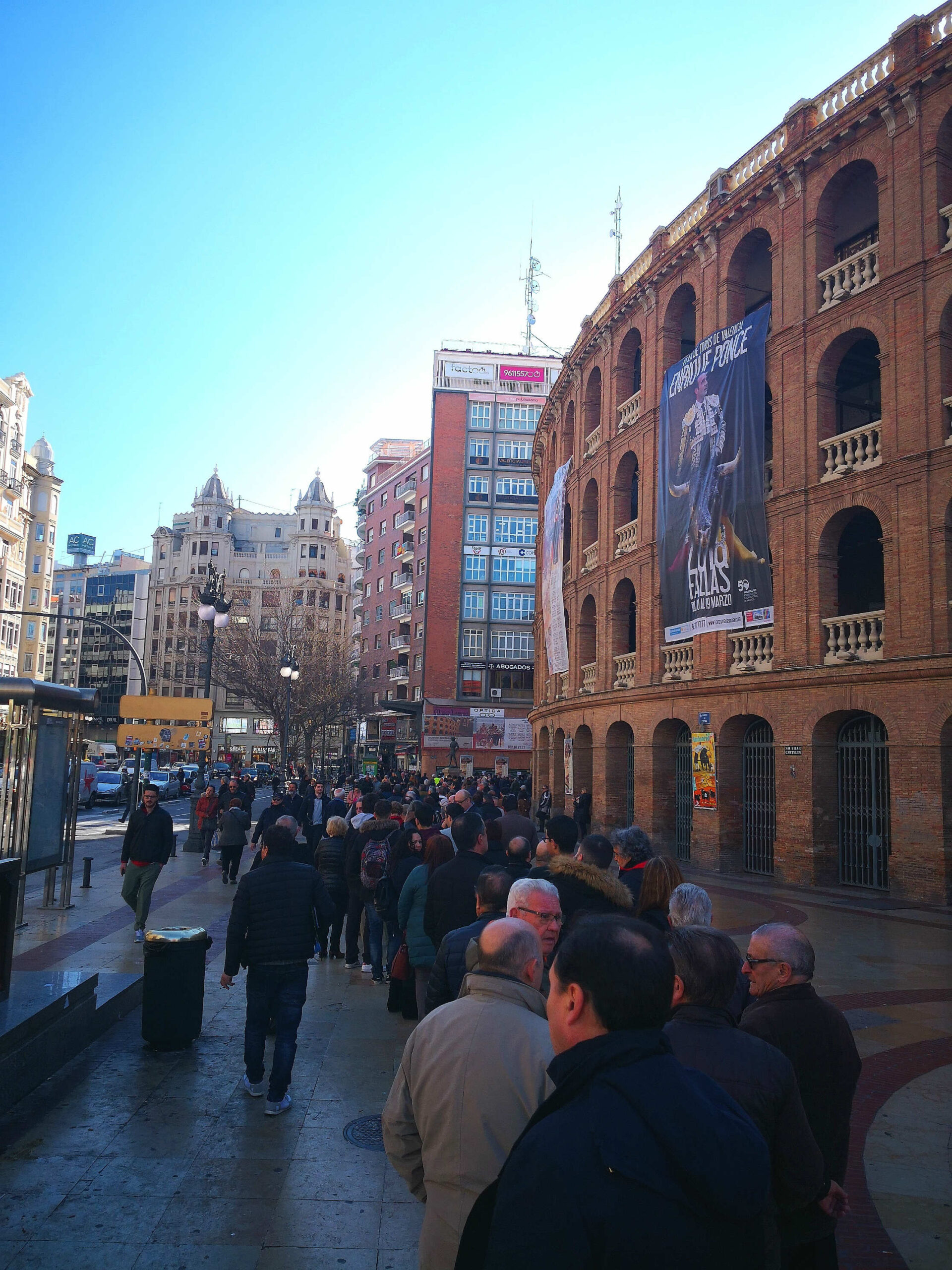 Colas en las taquillas de Valencia.