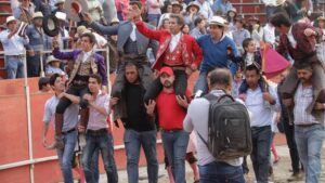 Pablo y Guillermo a hombros en Val'Quirico