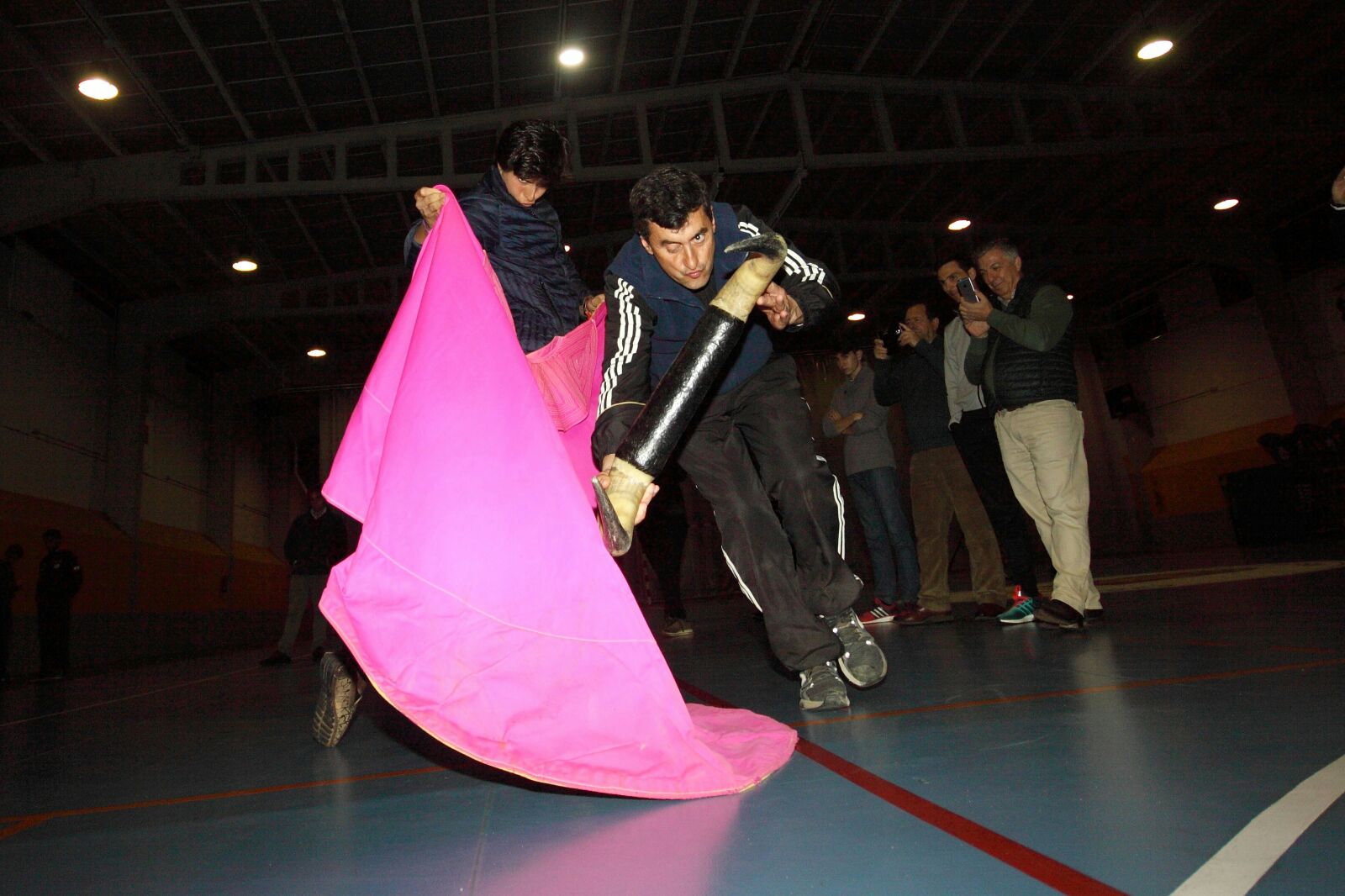 Roca Rey, maestro en el Club de Aficionados Prácticos de Guillena (Sevilla)