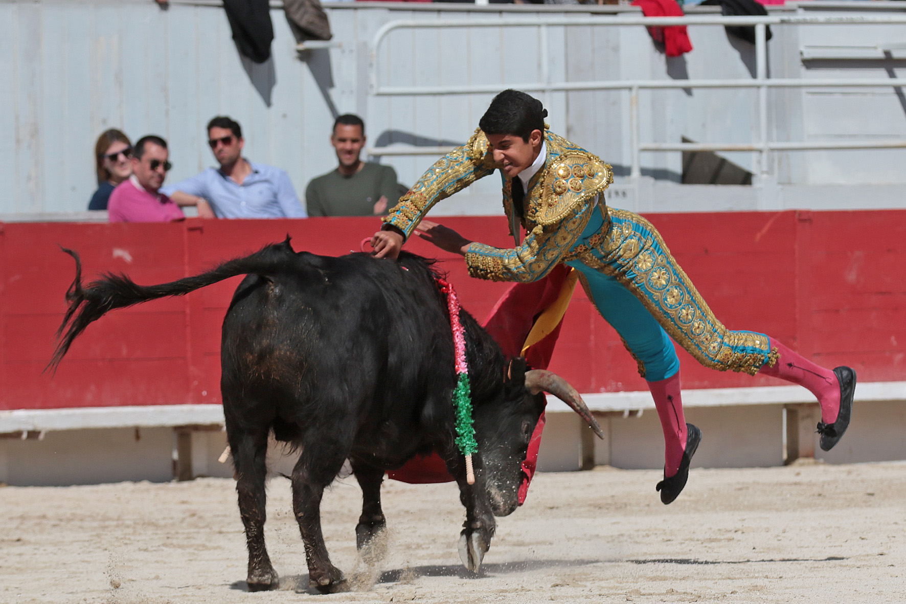 Arles - Novillada sin picadores matinal - Sábado 31 de marzo de 2018
