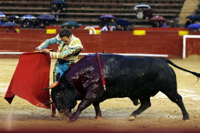 Una gran faena de Ferrera, el valor de Colombo y un despropósito