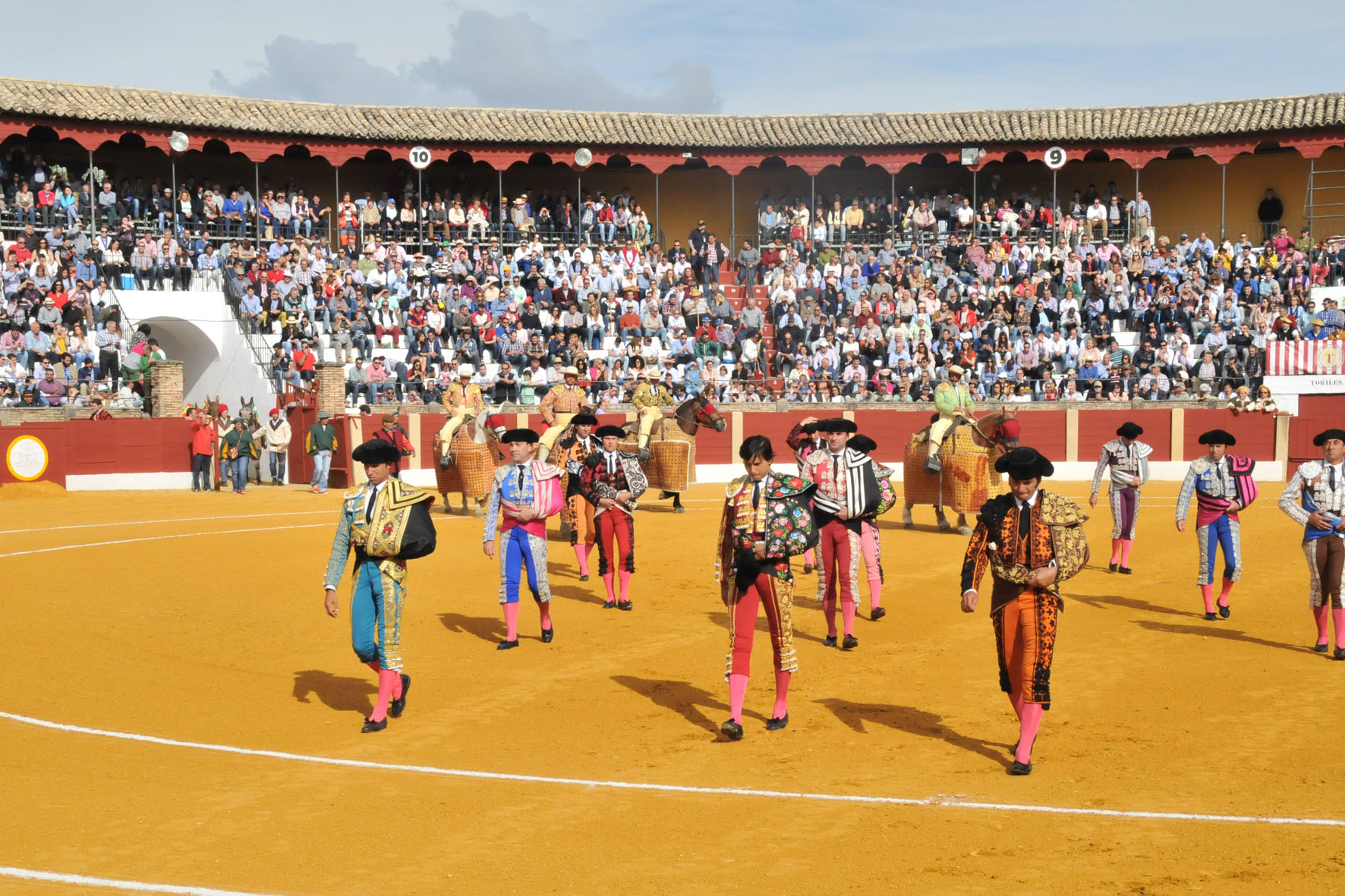 Figuras a pie y a caballo en Baeza
