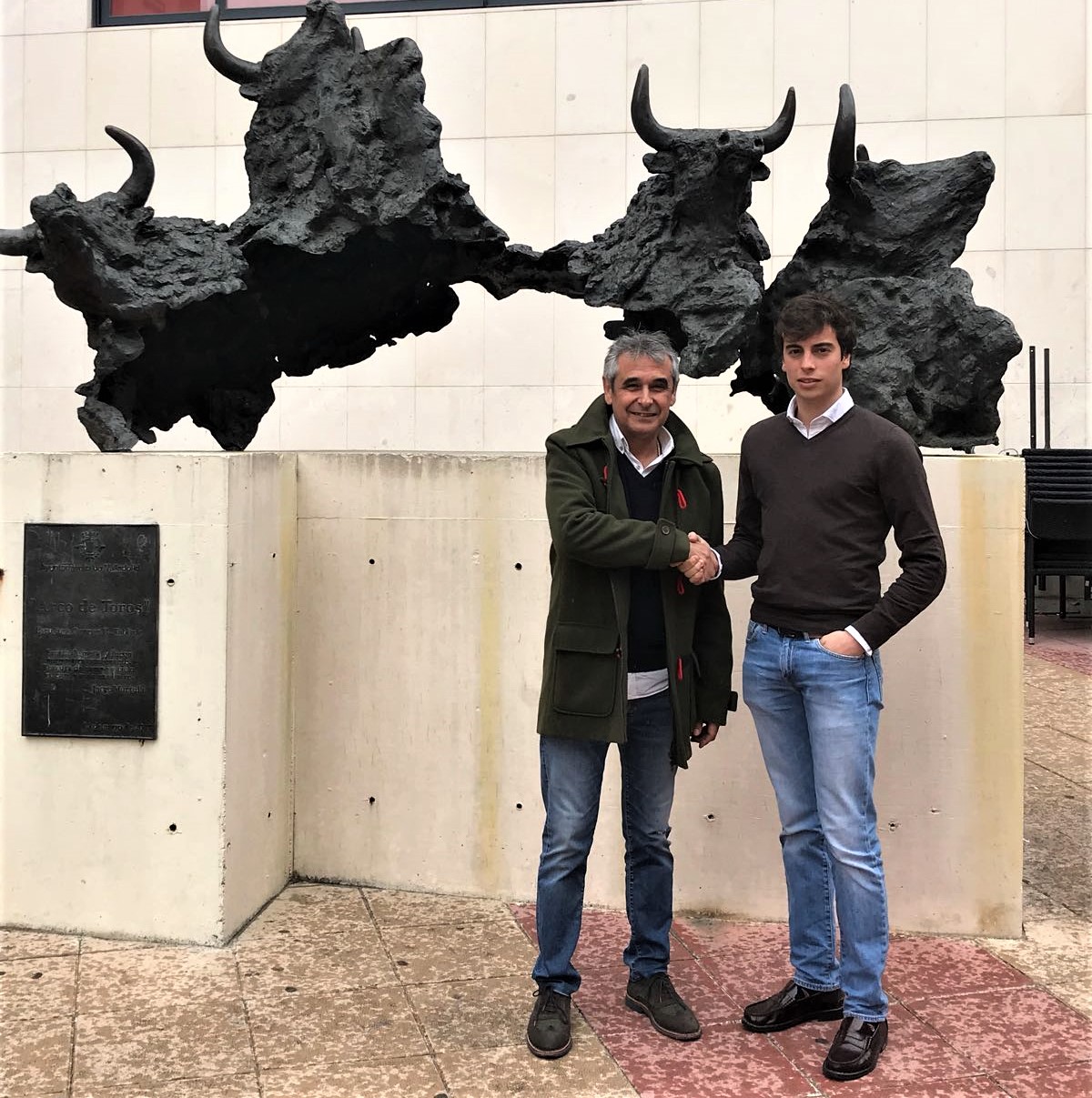 Alejandro Marcos estrena apoderamiento