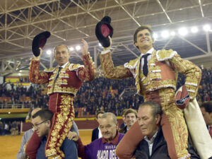 Pepín Liria y El Juli, a hombros en Illescas (Toledo)