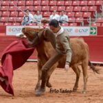 México - Cogida del novillero Víctor Valencia