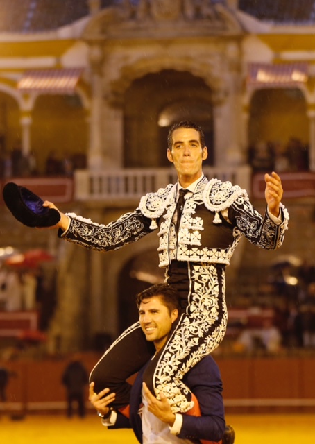 Sevilla - Corrida de toros - Domingo 22 de abril de 2018