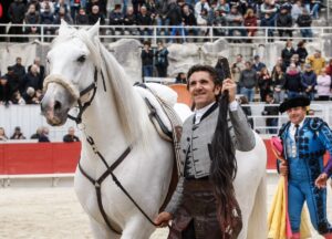 Diego Ventura corta un rabo en Arles