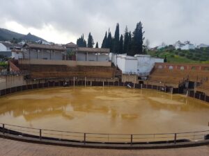 PLaza de toros de Almedinilla, inundada por el agua.