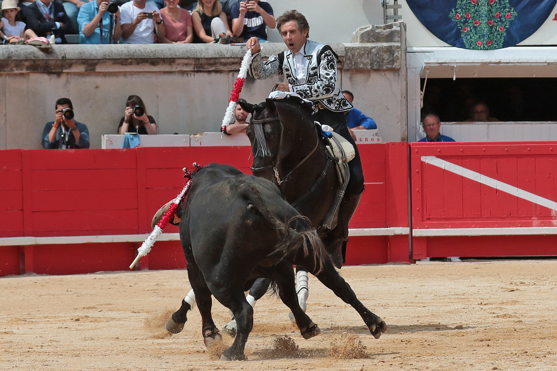 Nimes (Francia), lunes 21 de mayo de 2018. Festejo de rejones matinal