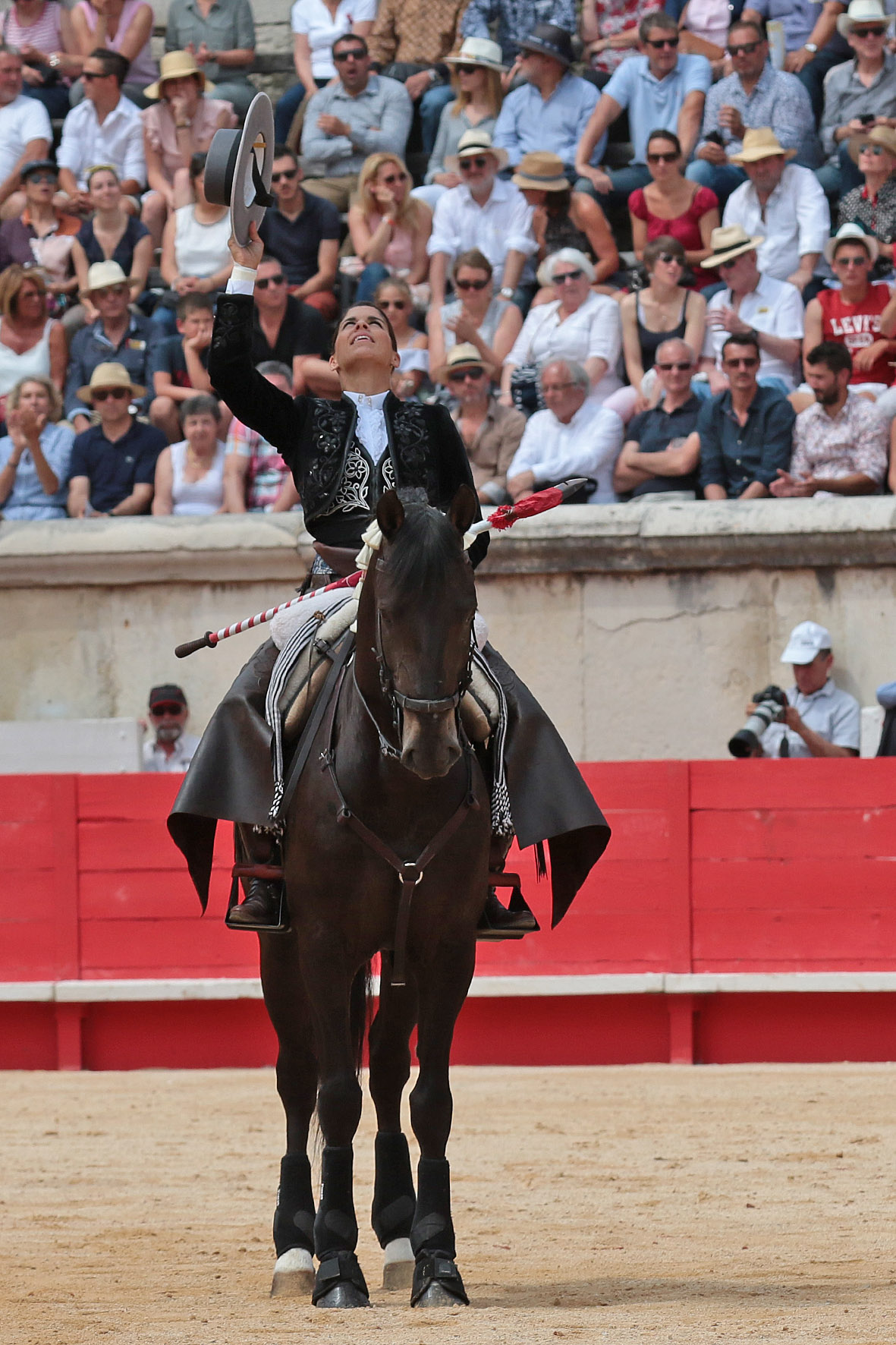Nimes (Francia), lunes 21 de mayo de 2018. Festejo de rejones matinal