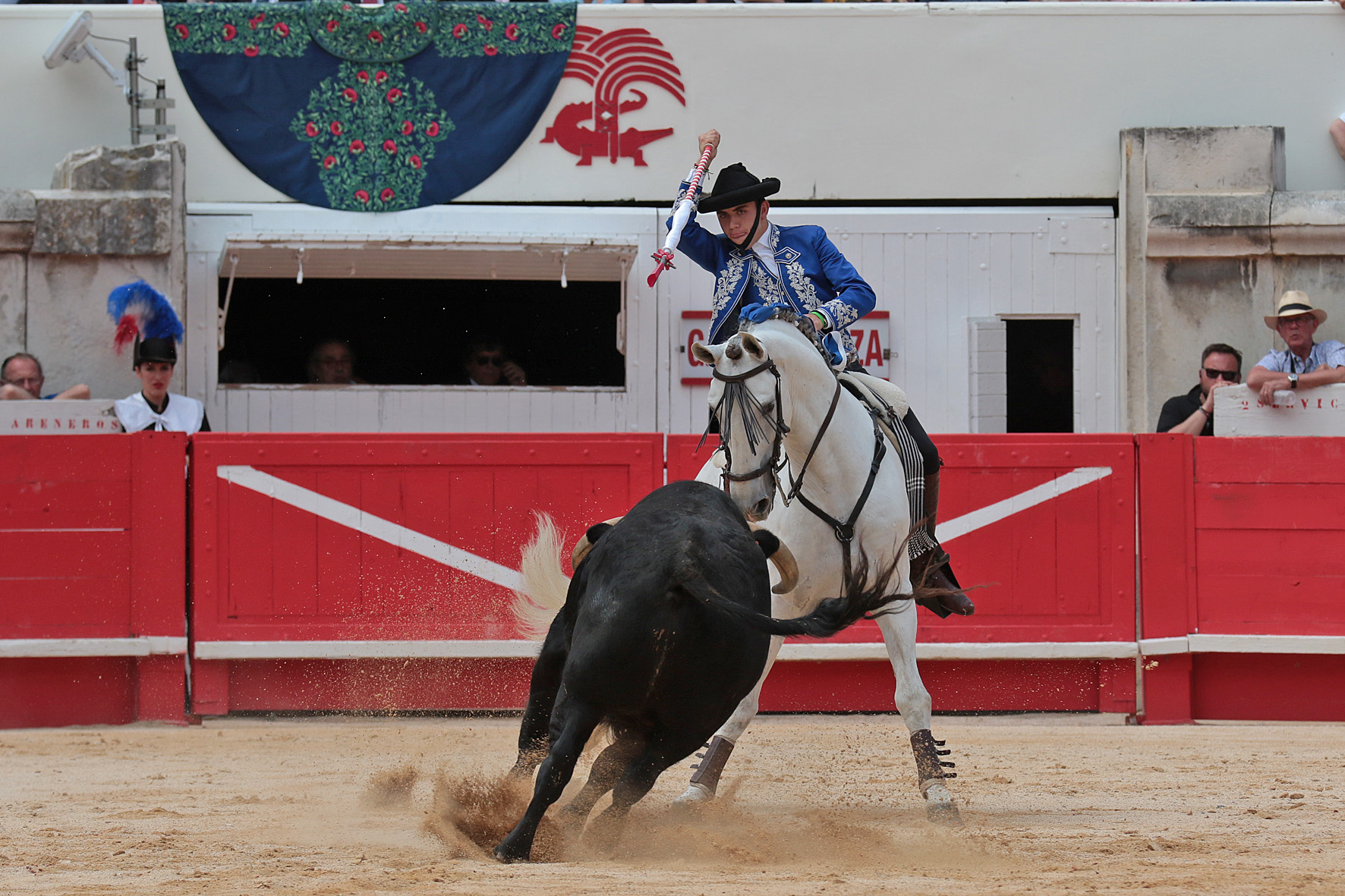 Nimes (Francia), lunes 21 de mayo de 2018. Festejo de rejones matinal